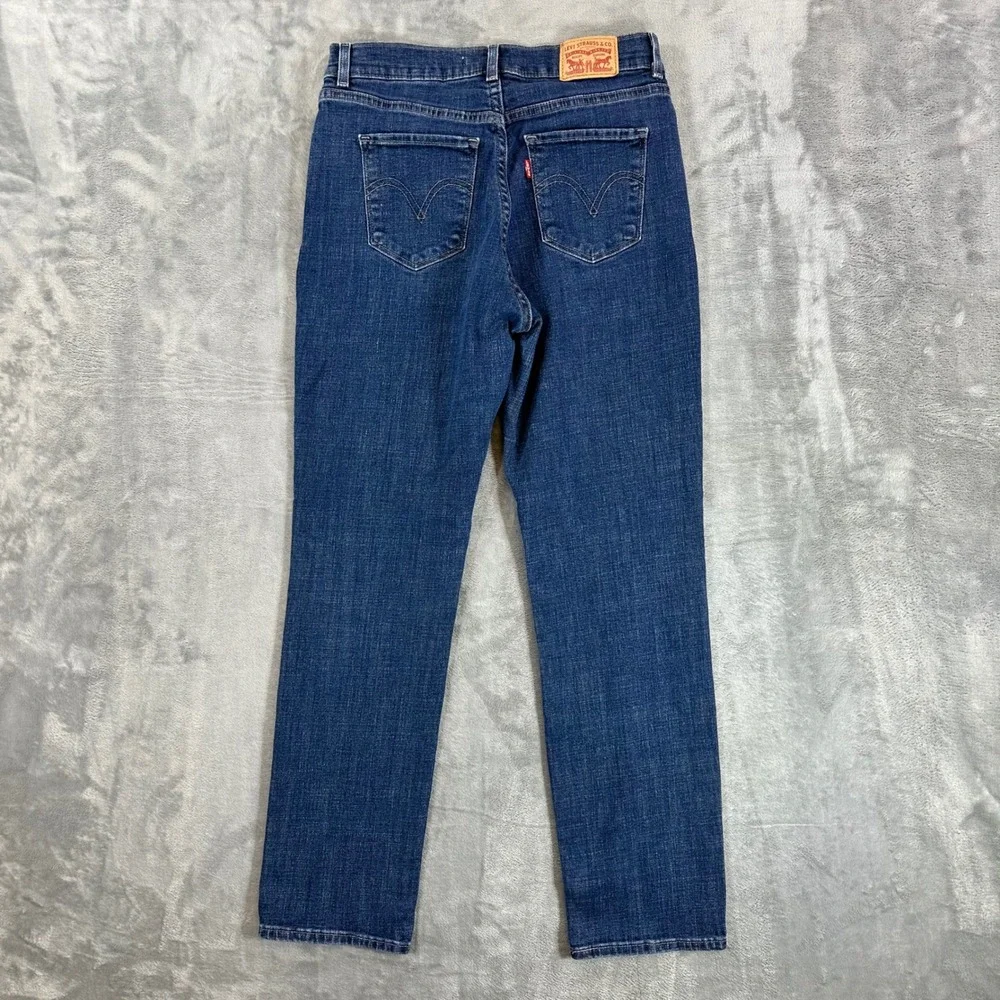 Levi's Classic Straight Jeans Womens Size 4M 27x30 Blue Dark Wash
